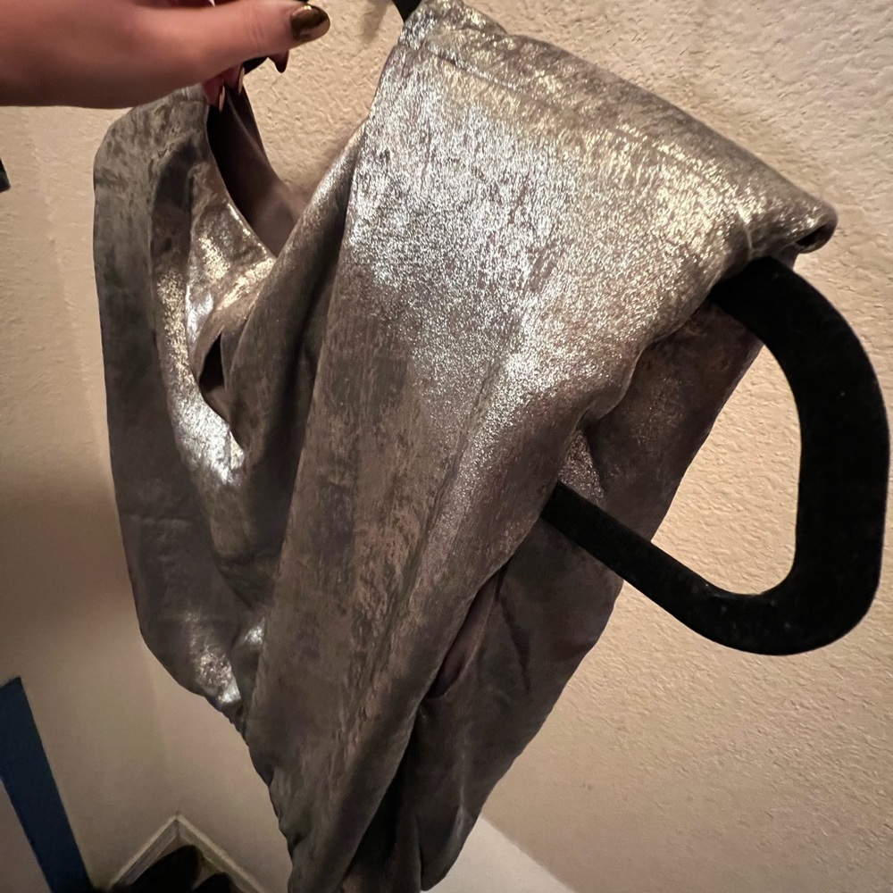 Metallic silver top - Picture 3 of 3